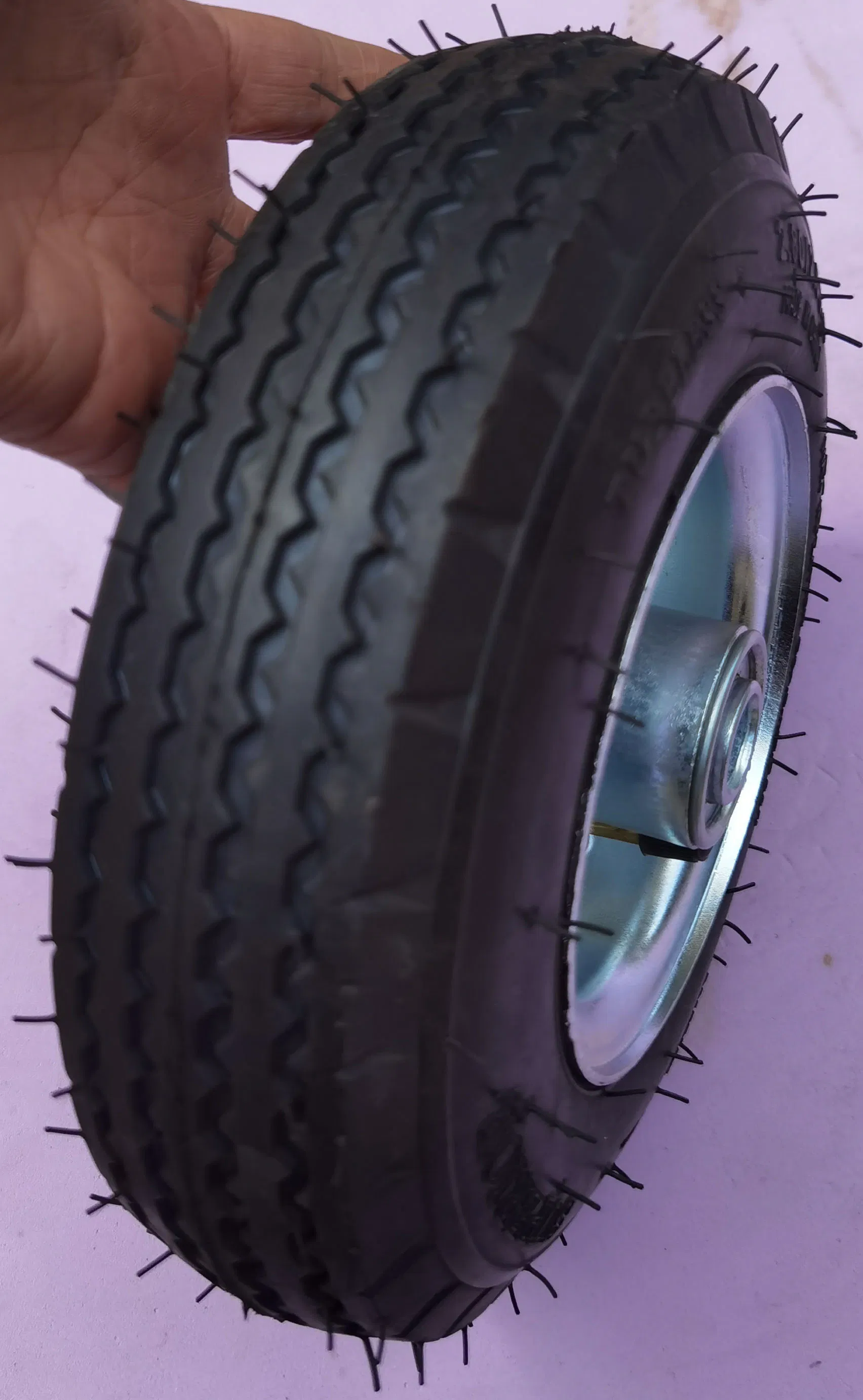 2.80/2.50-4 Pneumatic Inflatable Rubber Wheelbarrow Wheel Tire with Metal Rim