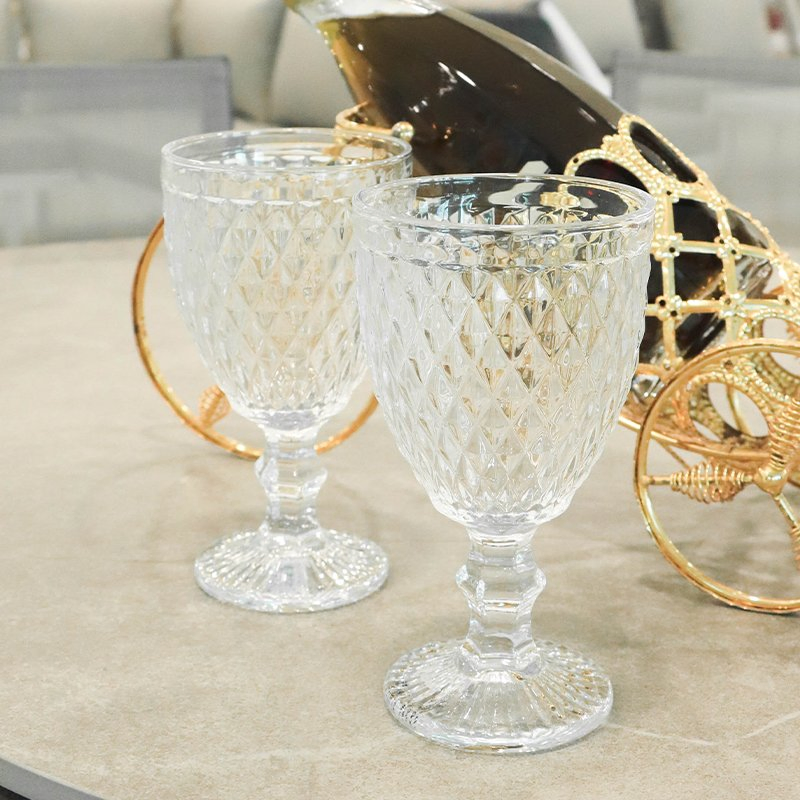 Elegant Clear Goblet Glasses for Stylish Dining Experiences