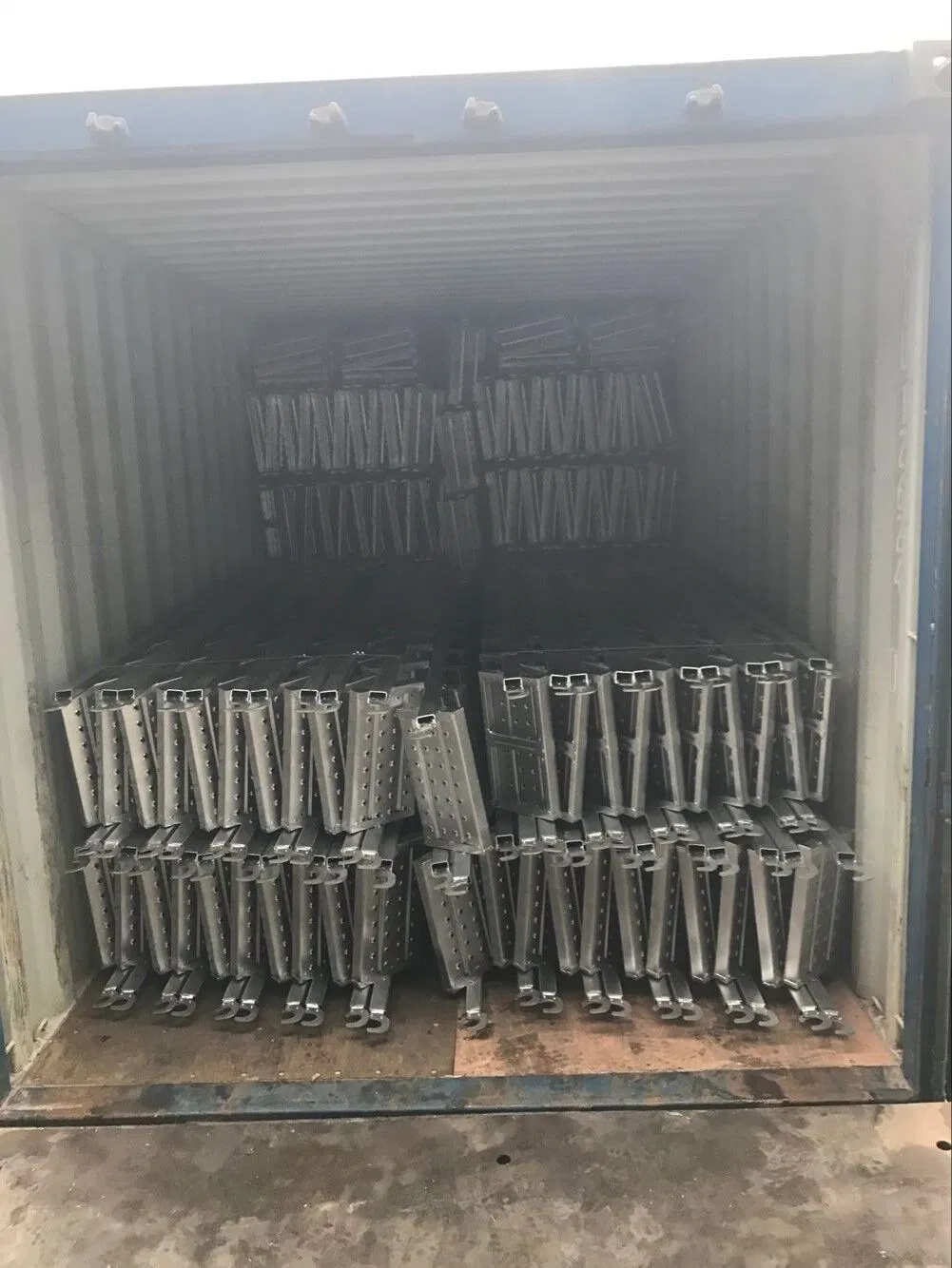 Q195 590mm 610mm Factory Price Pre Galvanized Scaffolding Step Ladder Scaffolding Staircase with Handrail