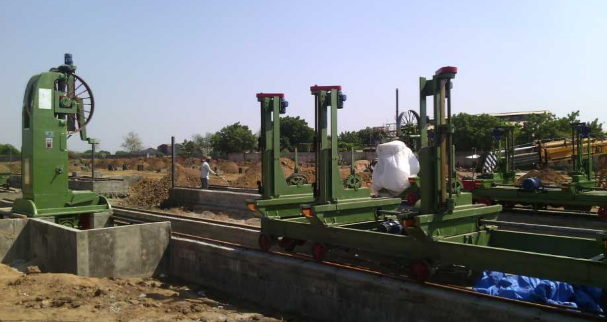 Ленточная пилорама вертикальная для бревен