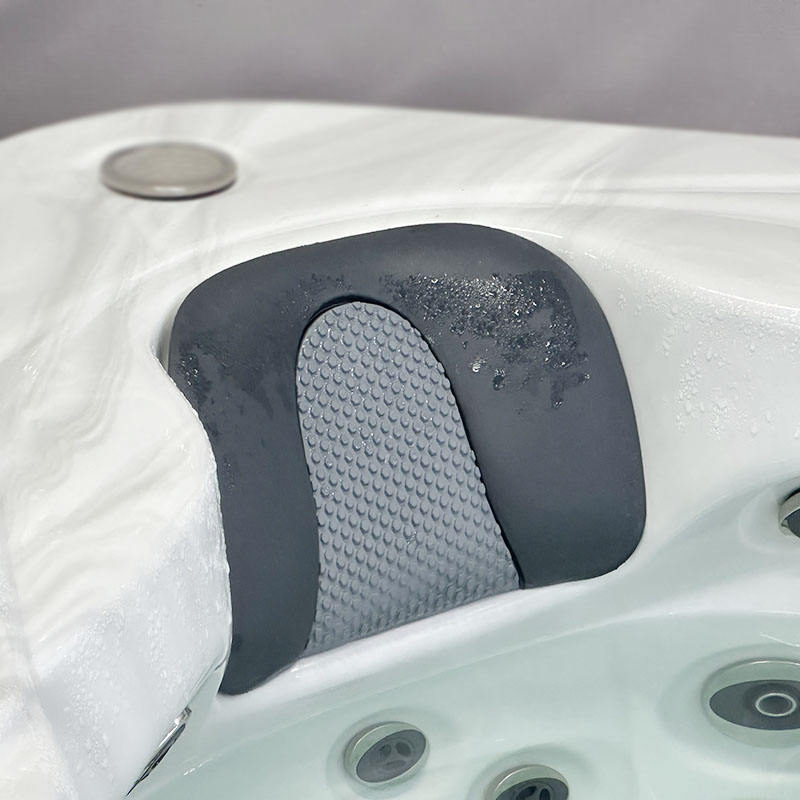 Большой уличный спа-бассейн на 6 человек с гидромассажем