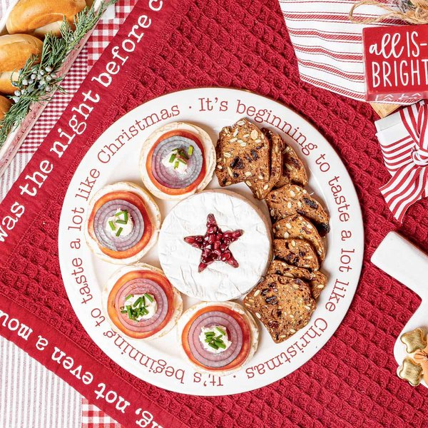 Christmas Design Plate for Family Gatherings and Feasts