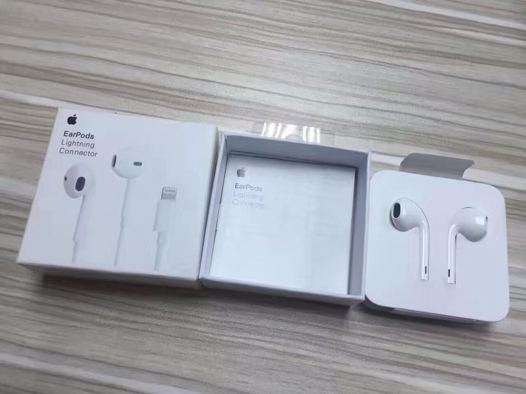 Наушники с подсветкой для iPhone с микрофоном