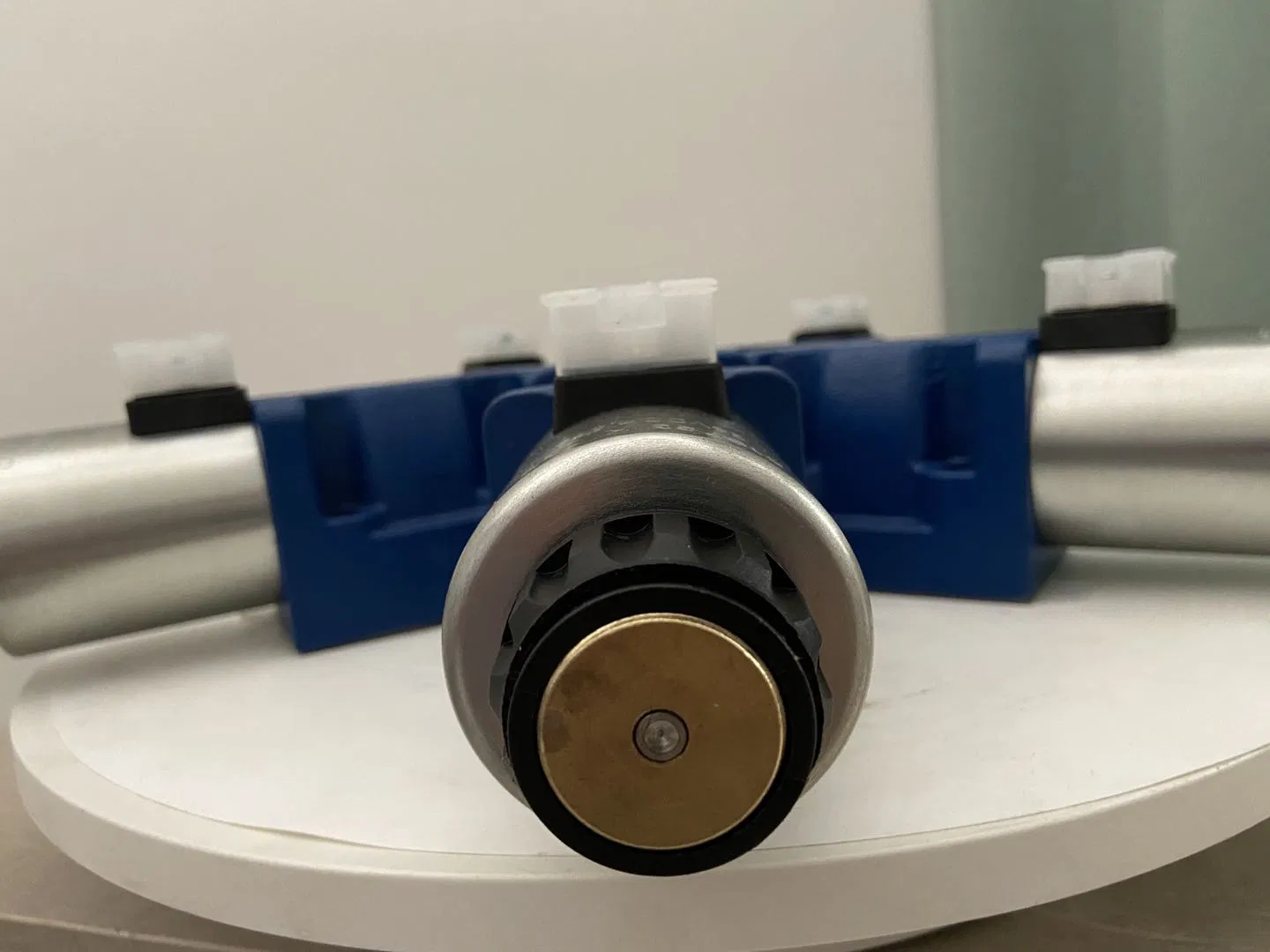 Гидравлический распределитель 4WE10D (серия 4WE10)