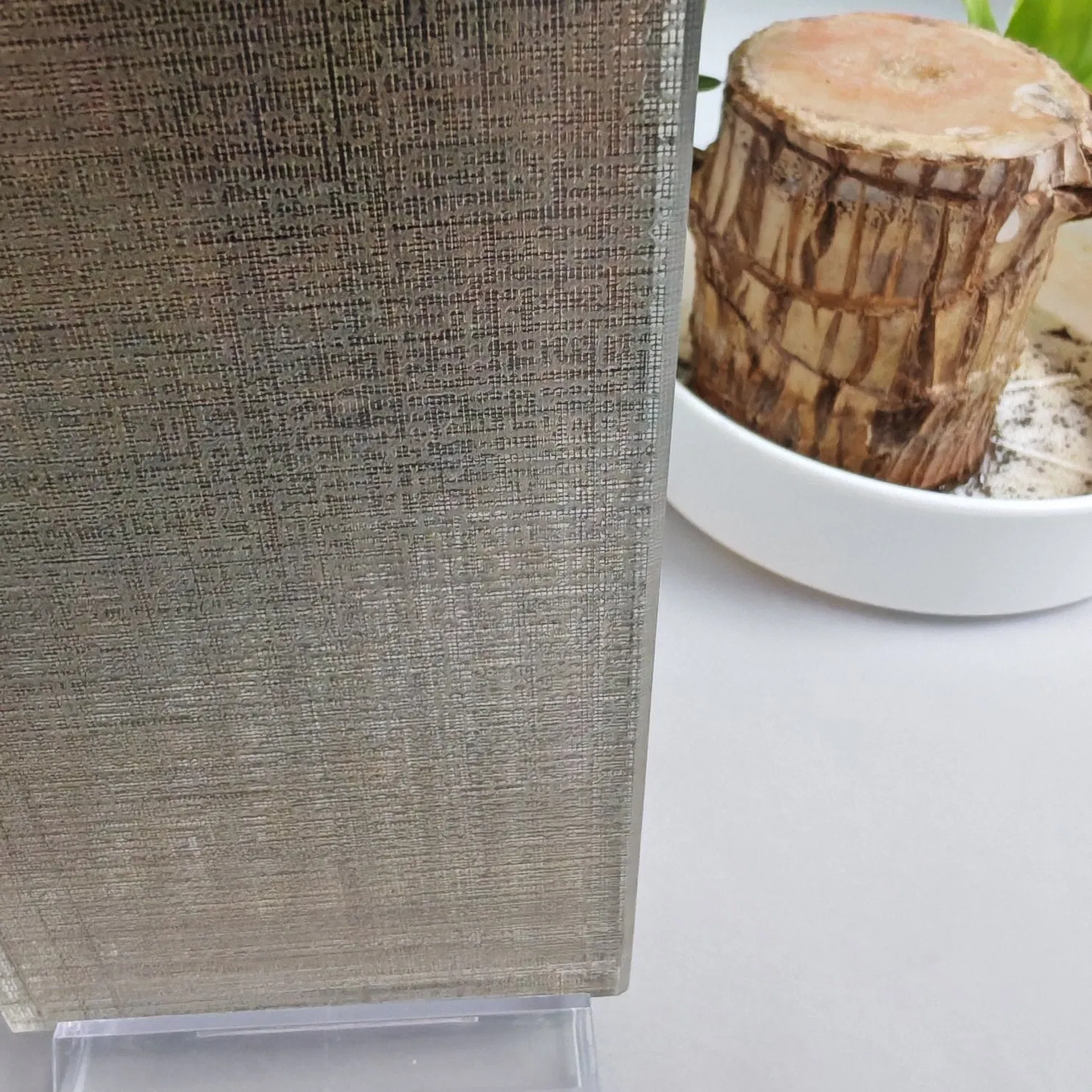 Ultra-Thin Lightweight Feature Wall Glass Bespoke Living Room Installation Laminated Glass