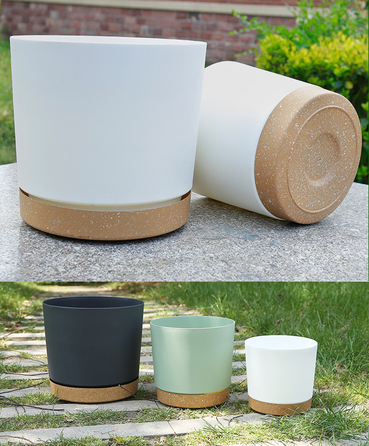 Горшки цветочные пластиковые черные с дренажными тарелками