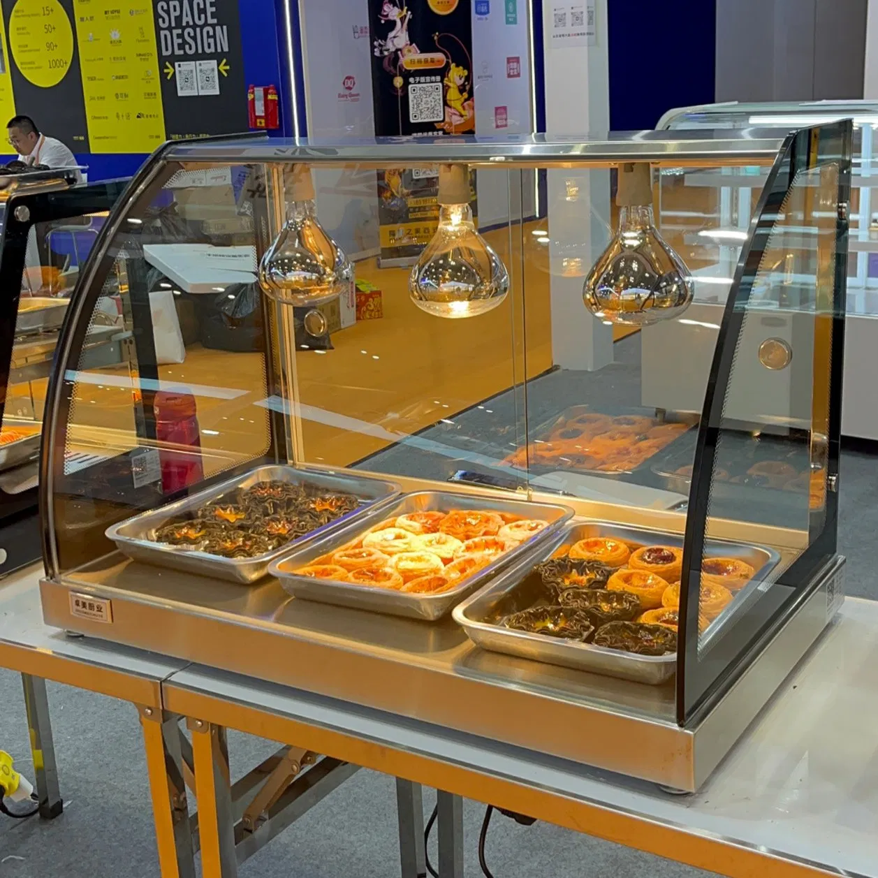 Dual Zone Food Warming Cabinet with Separate Controls for Dry and Moist Heat Applications