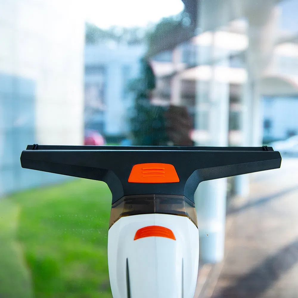 Yard Force Vita 4V Cordless Rechargeable Cleaner for Windows, Mirrors, Tiles, Shower Screens - Lw V28