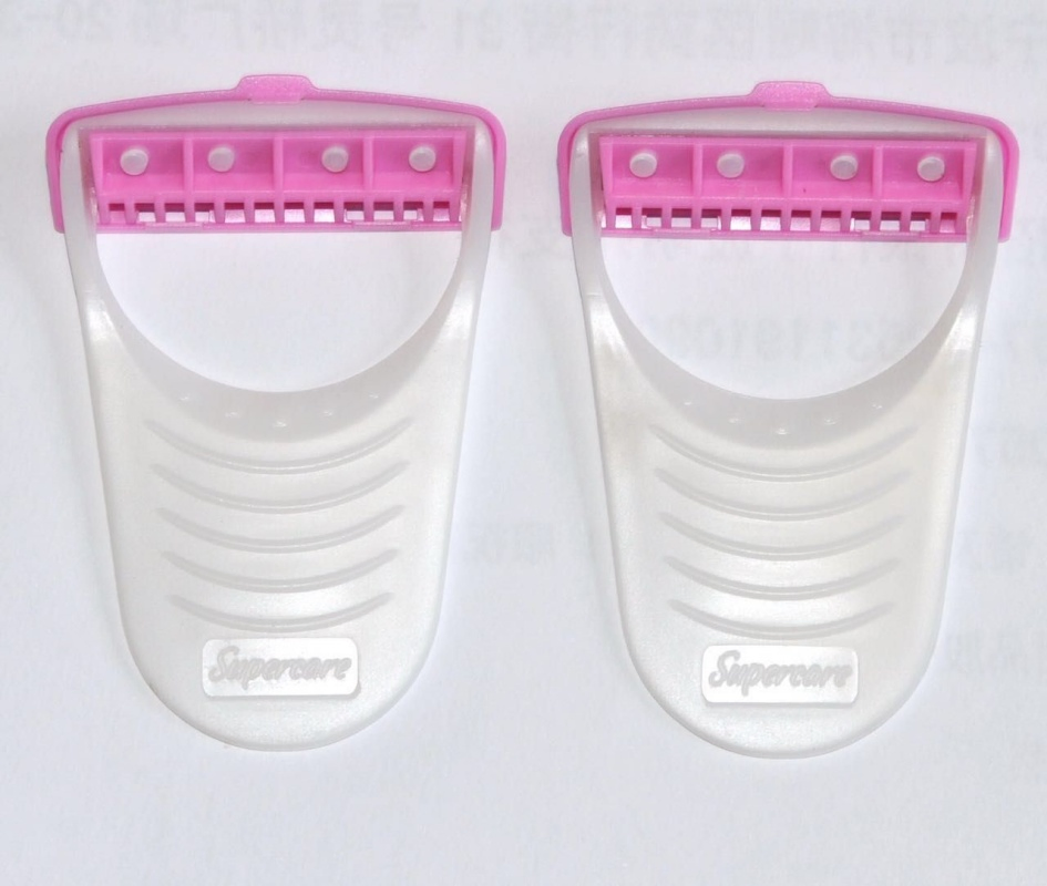 Blister Card Triple Blade Disposable Razor (Plastics Handle with Lubricant strip)