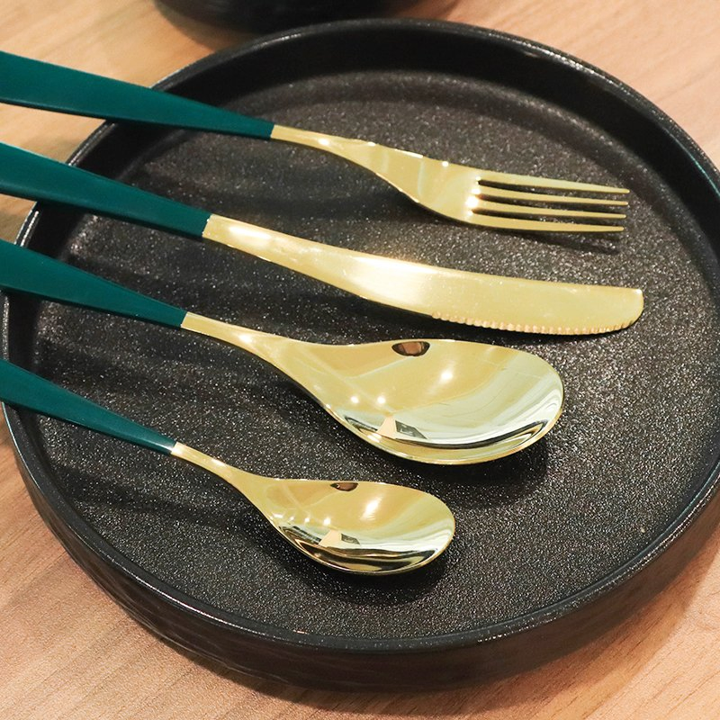 Elegant Luxury Gold Cutlery Sets for Upscale Dining Experiences