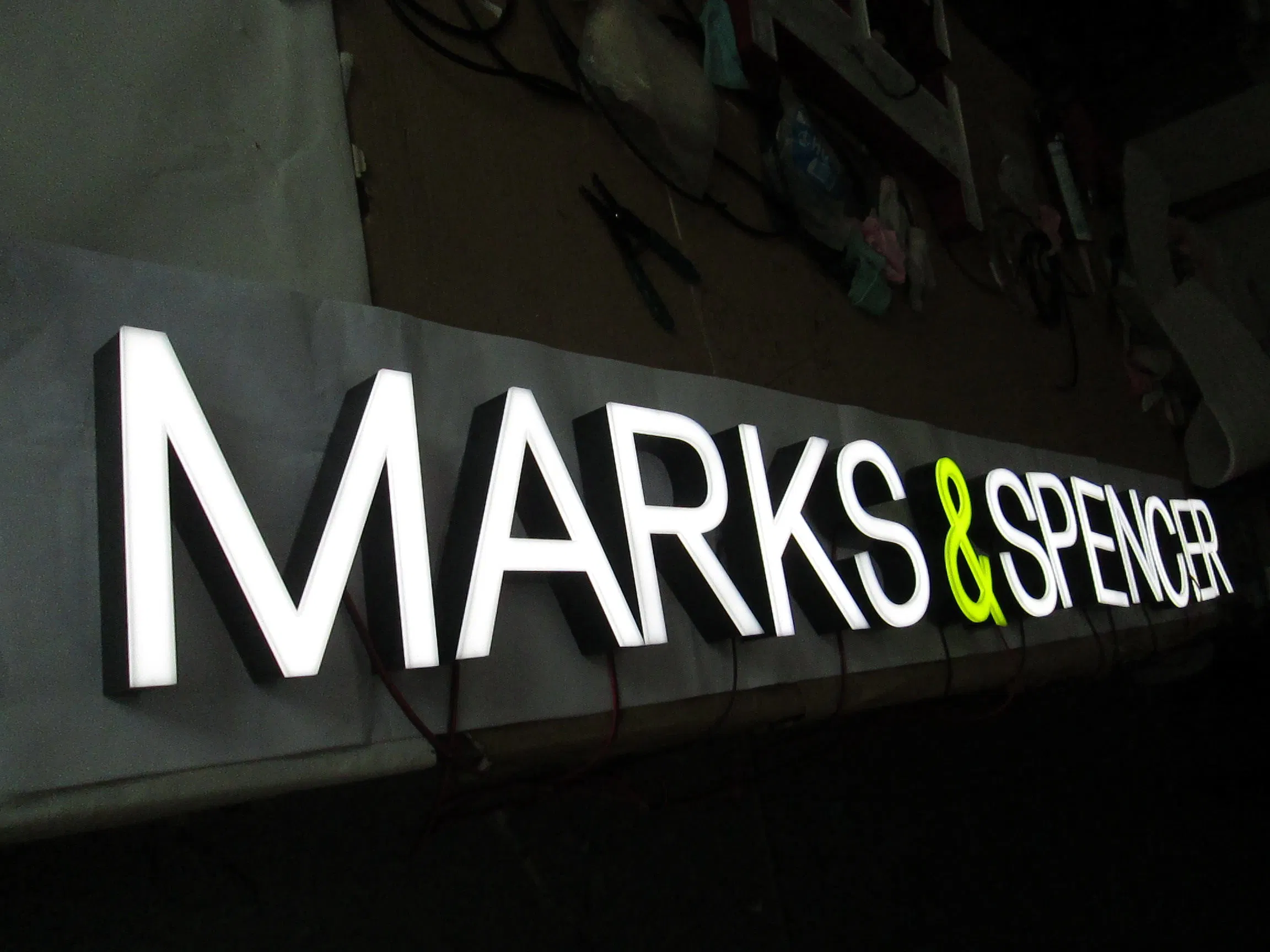 High-Resolution LED Signs for Advertising Solutions