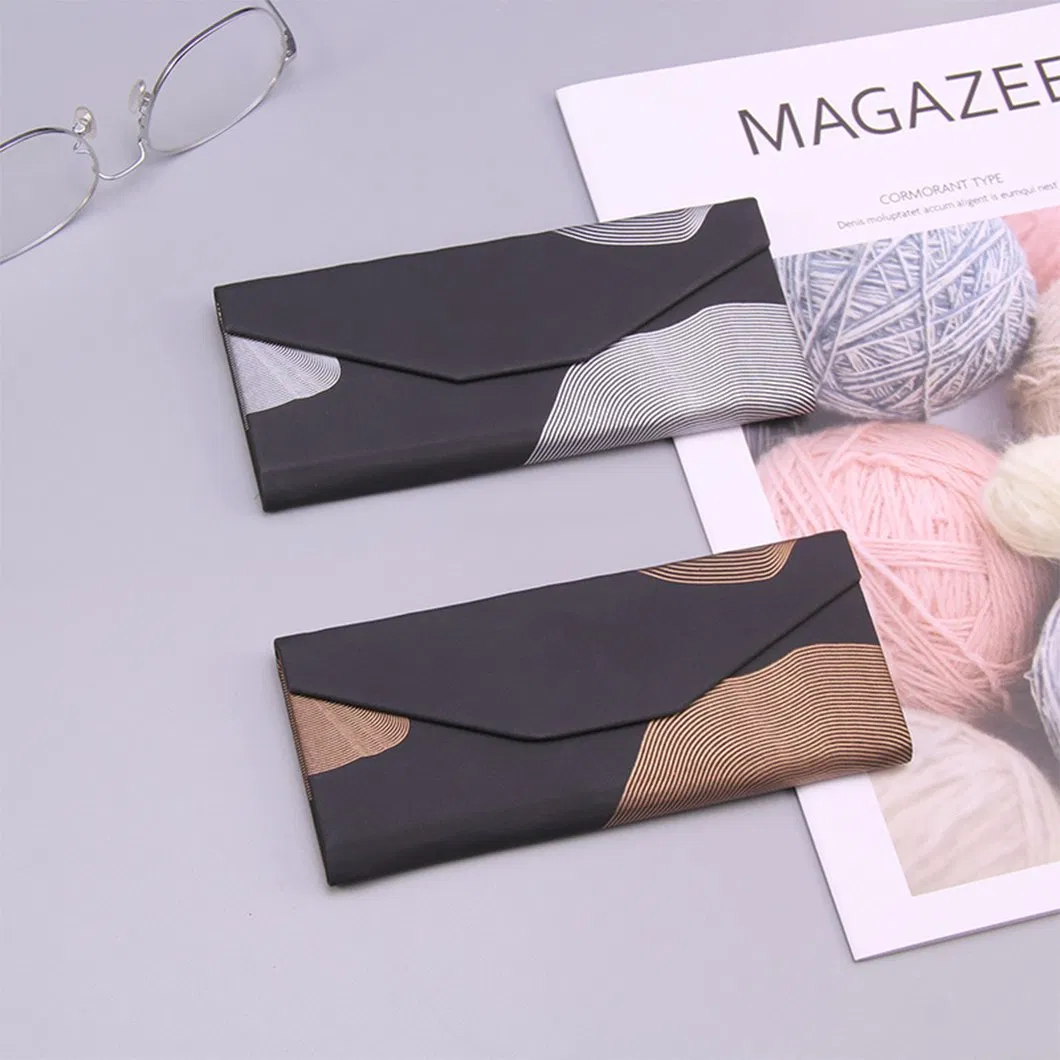 Fashion Wholesale Triangle Custom Logo Glasses Case Folding Magnetic Luxury Leather Sun Eyeglasses Case