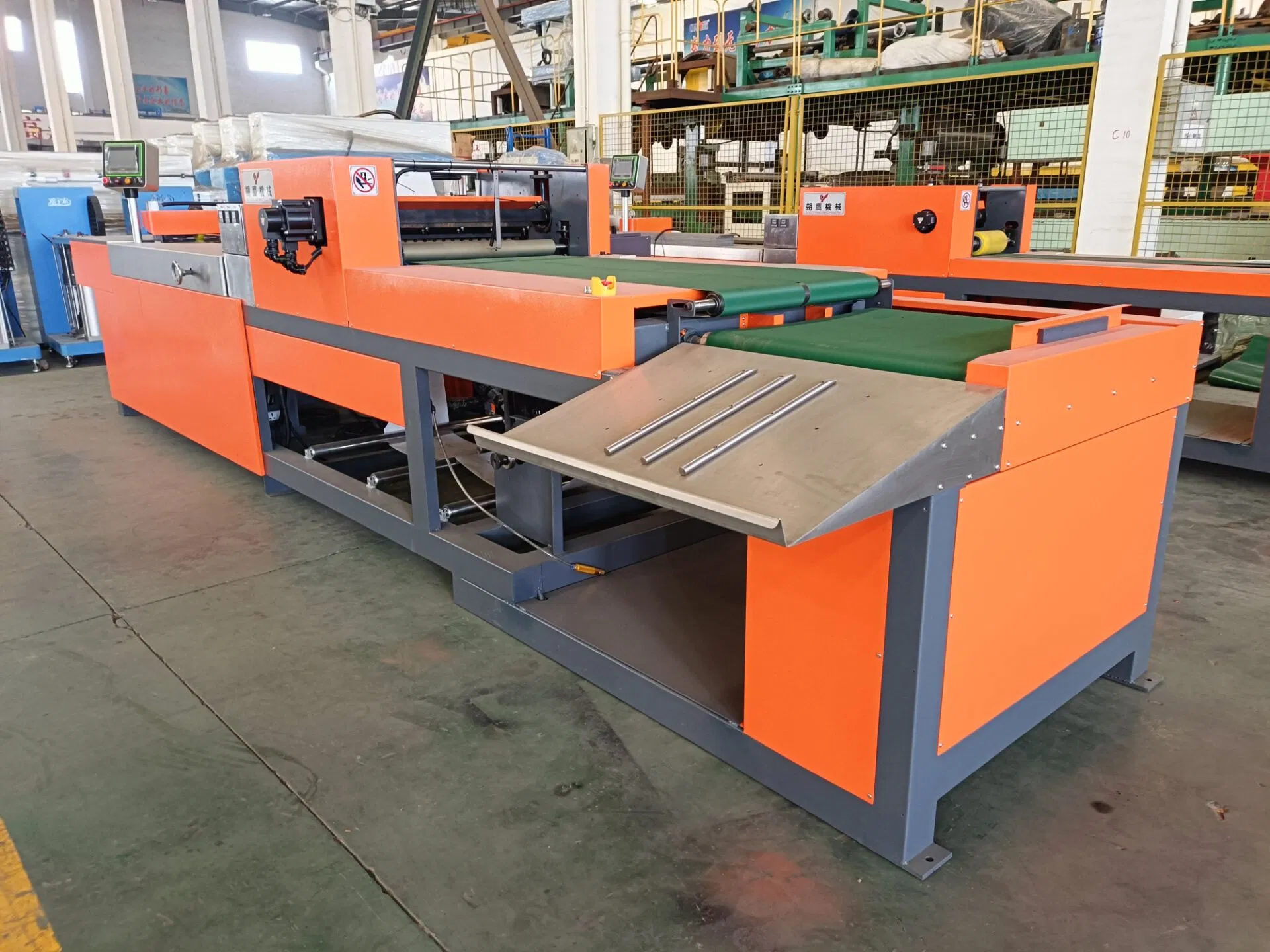 High Quality Rubber Floor Automatic Coating Glue Machine