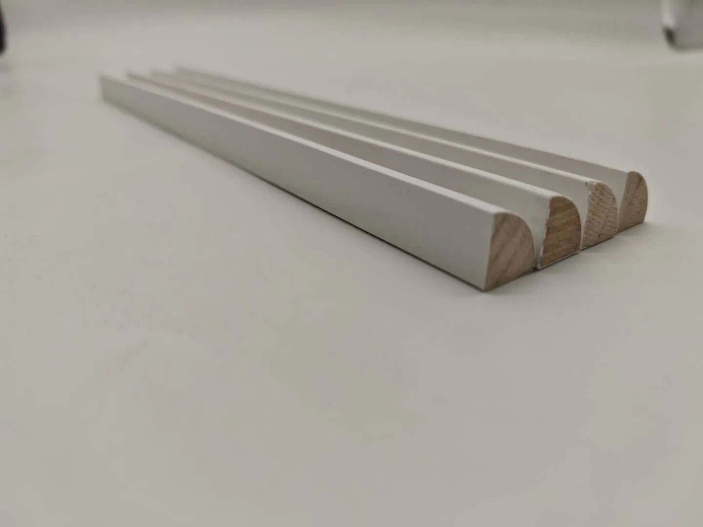 Wholesale Primed Wooden Small Mouldings for Decoration