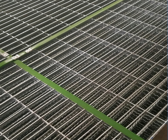 Factory High Quality Hot-DIP Galvanized Heavy Duty Walkway Steel Grating