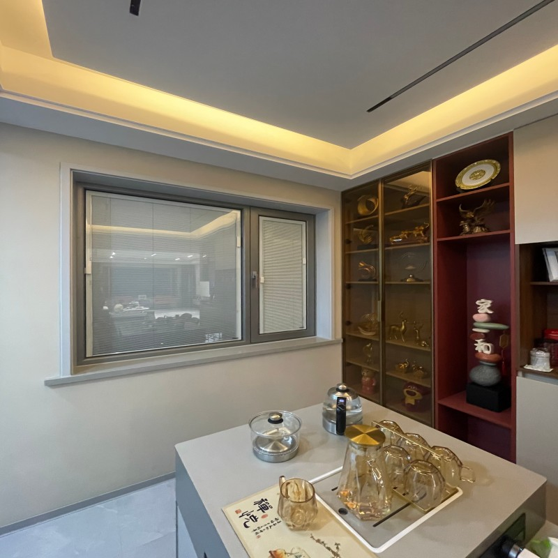 Custom Aluminum Louver Windows / Shutters for Residential & Commercial Building