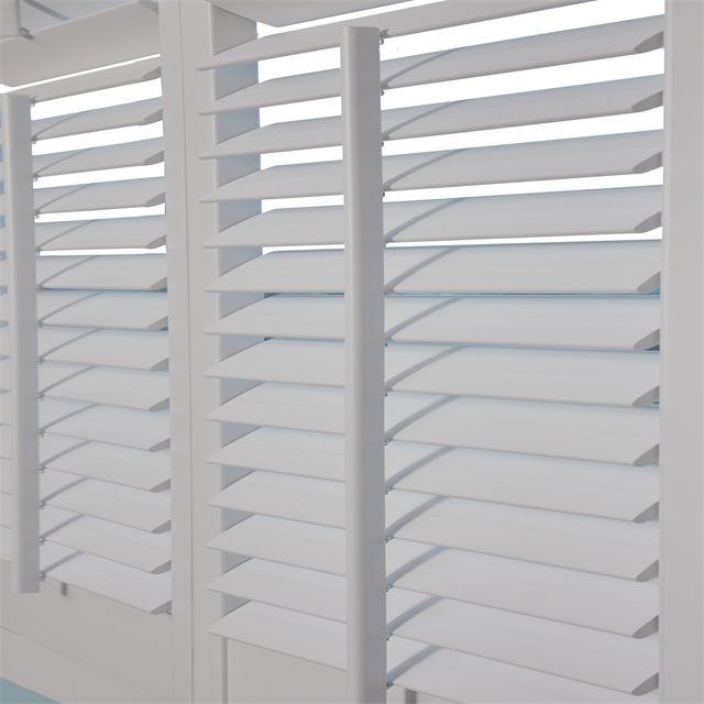 Withe Painted High Quality Plantation Shutters Louver Window