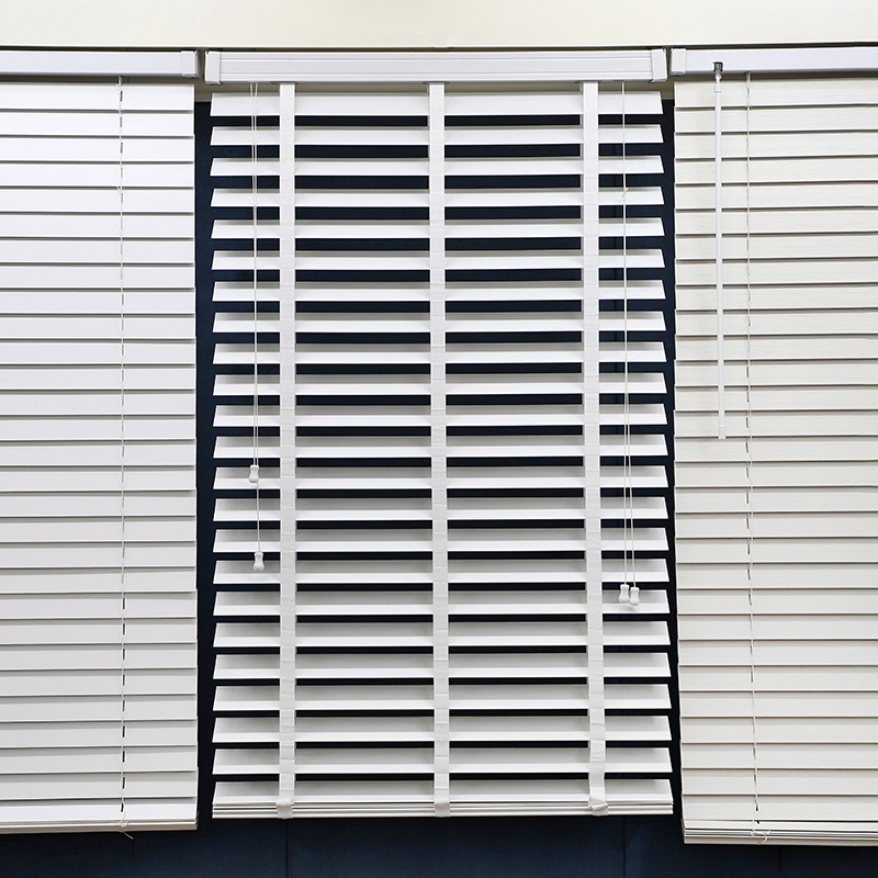 Home Decoration White Horizontal 50mm Slats Motorized Blinds