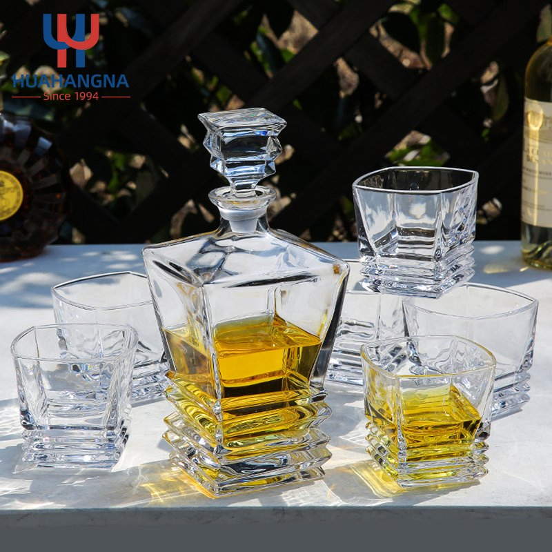 750 Ml Lead Free Crystal Whiskey Decanter Set with Customized Box