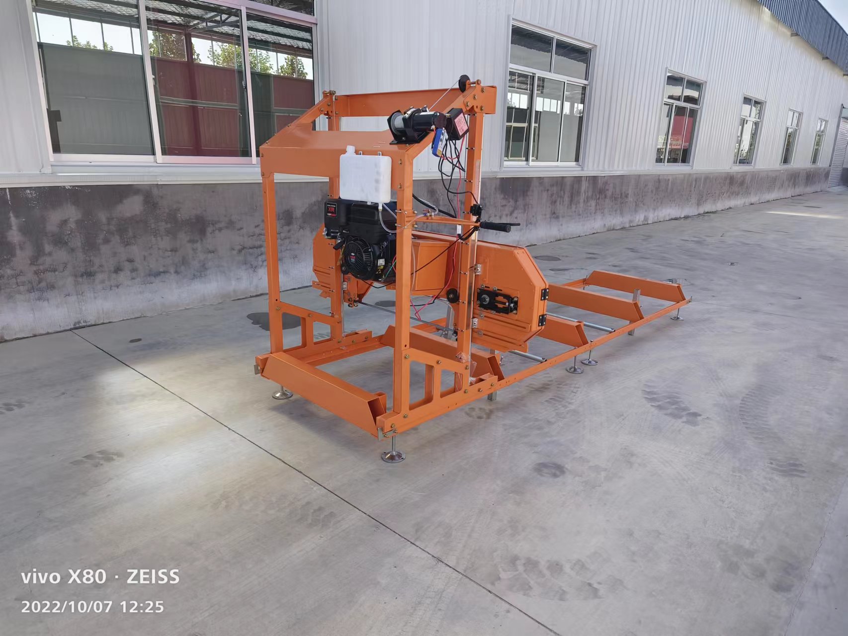 Пила ленточная горизонтальная автоматическая для бревен