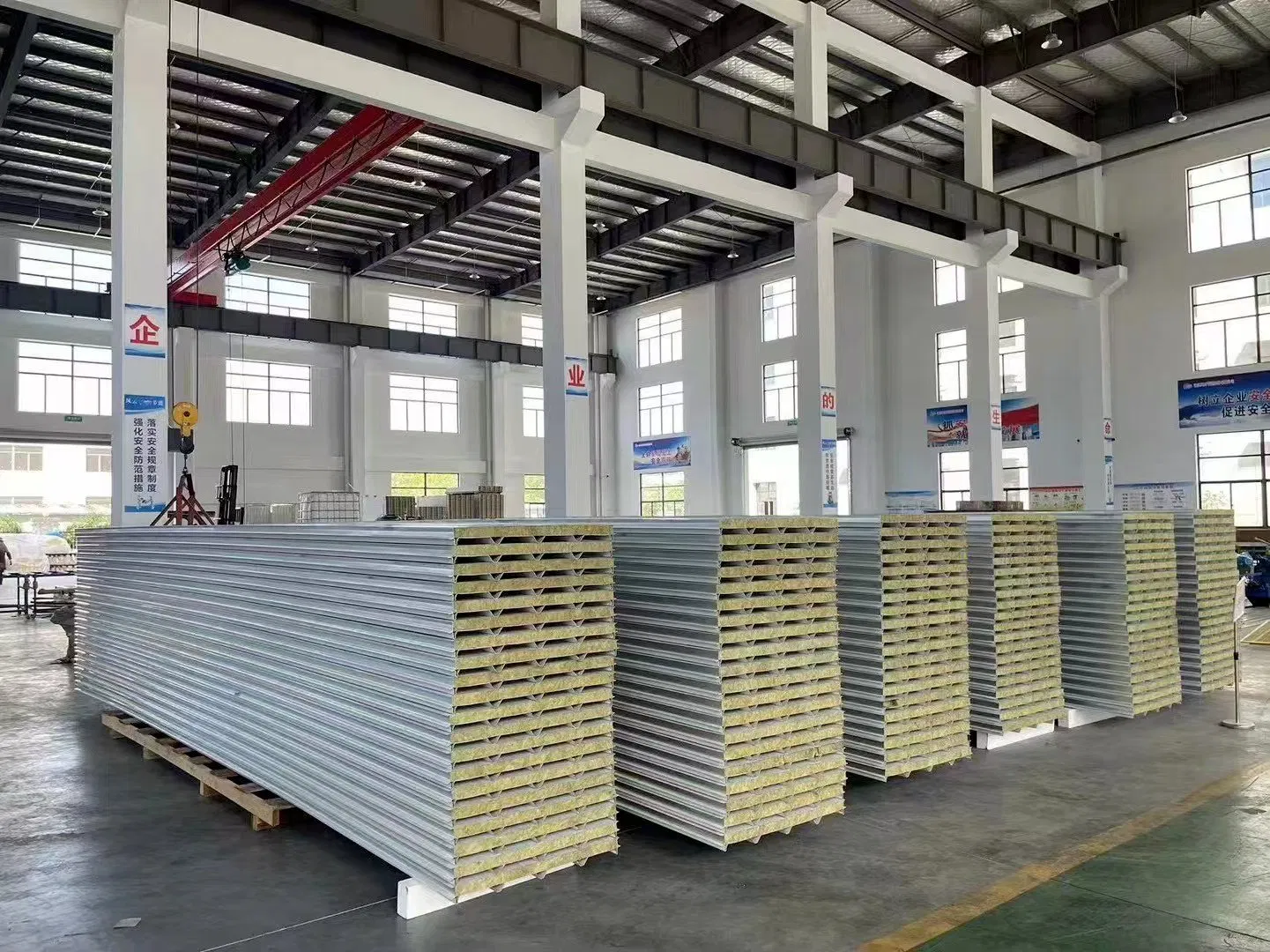 High-Quality Color Coated Steel Sheets for Roofing and Wall Cladding, Durable, Customizable, with Reliable Corrosion Resistance.