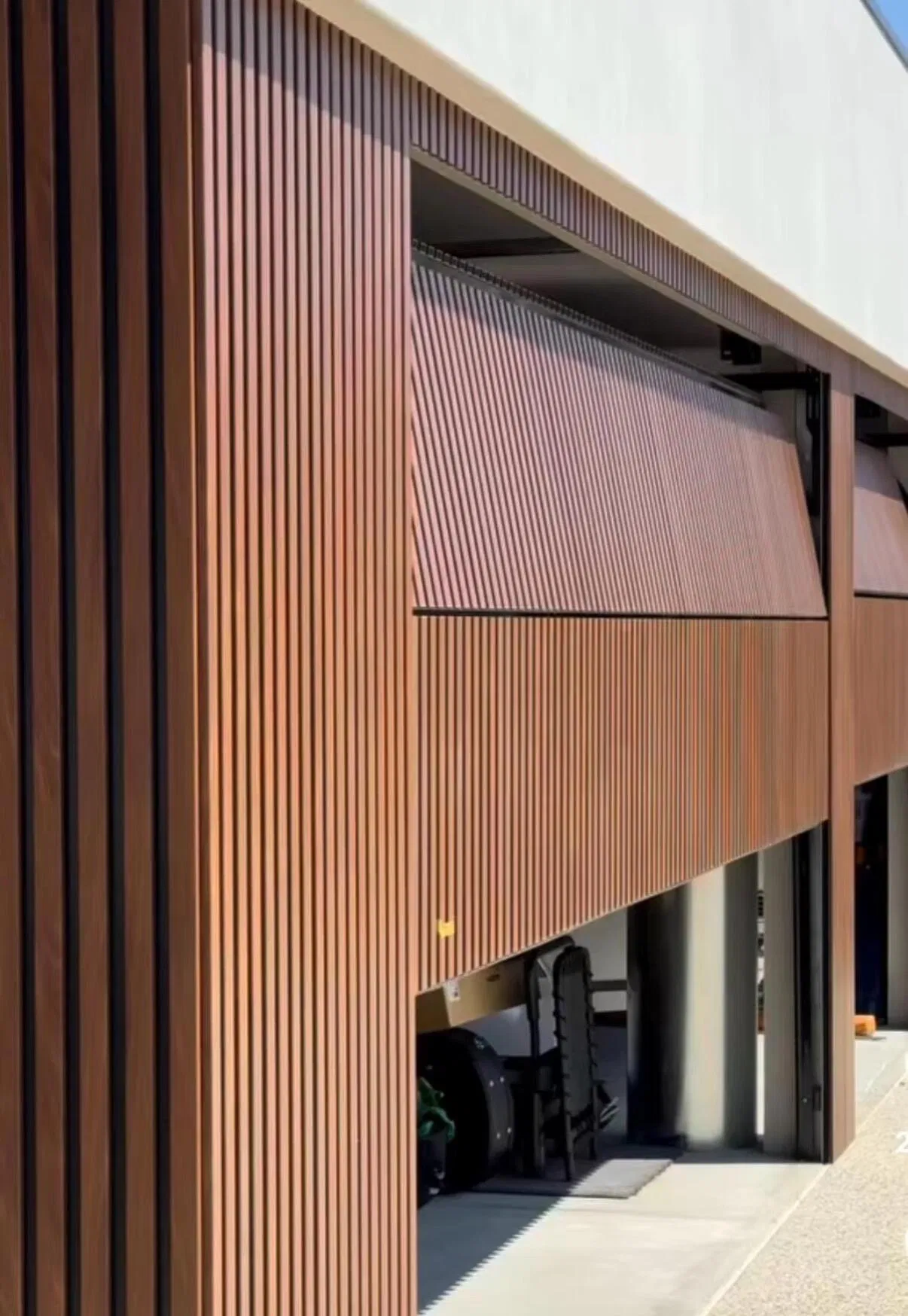 Whoesale Cheap Robust Residential Aluminum Black Vertical Battens Sectional Overhead Automatic Garage Doors