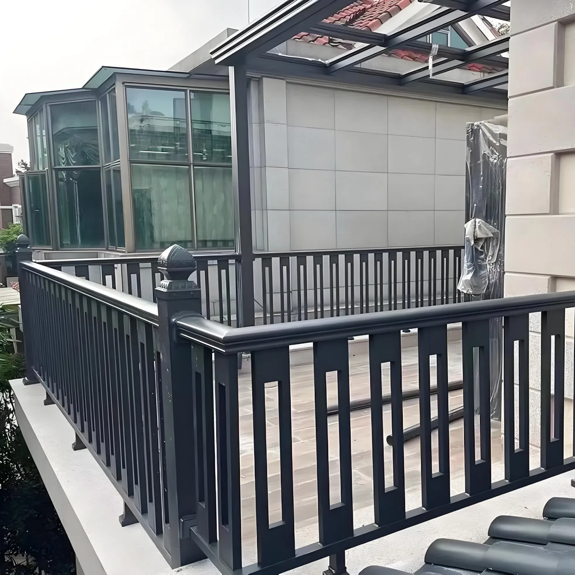 Modern Minimalist Design Slim Profile Aluminum Railing with Stainless Steel Fittings and Attached Aluminum Guardrail