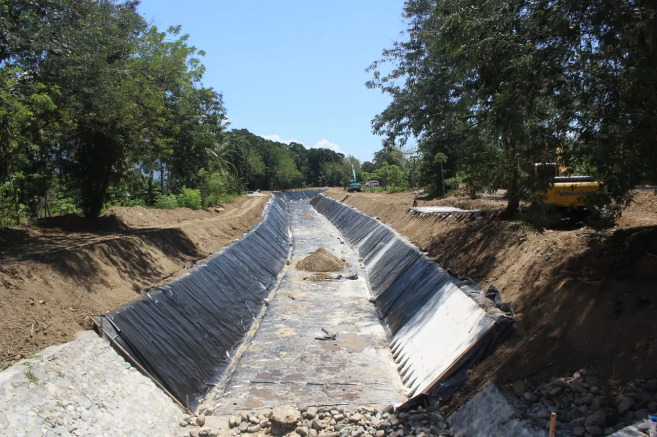 HDPE Geomembrane with GM13 Compliance 1.0-3.0mm Thickness Mining & Tunnels