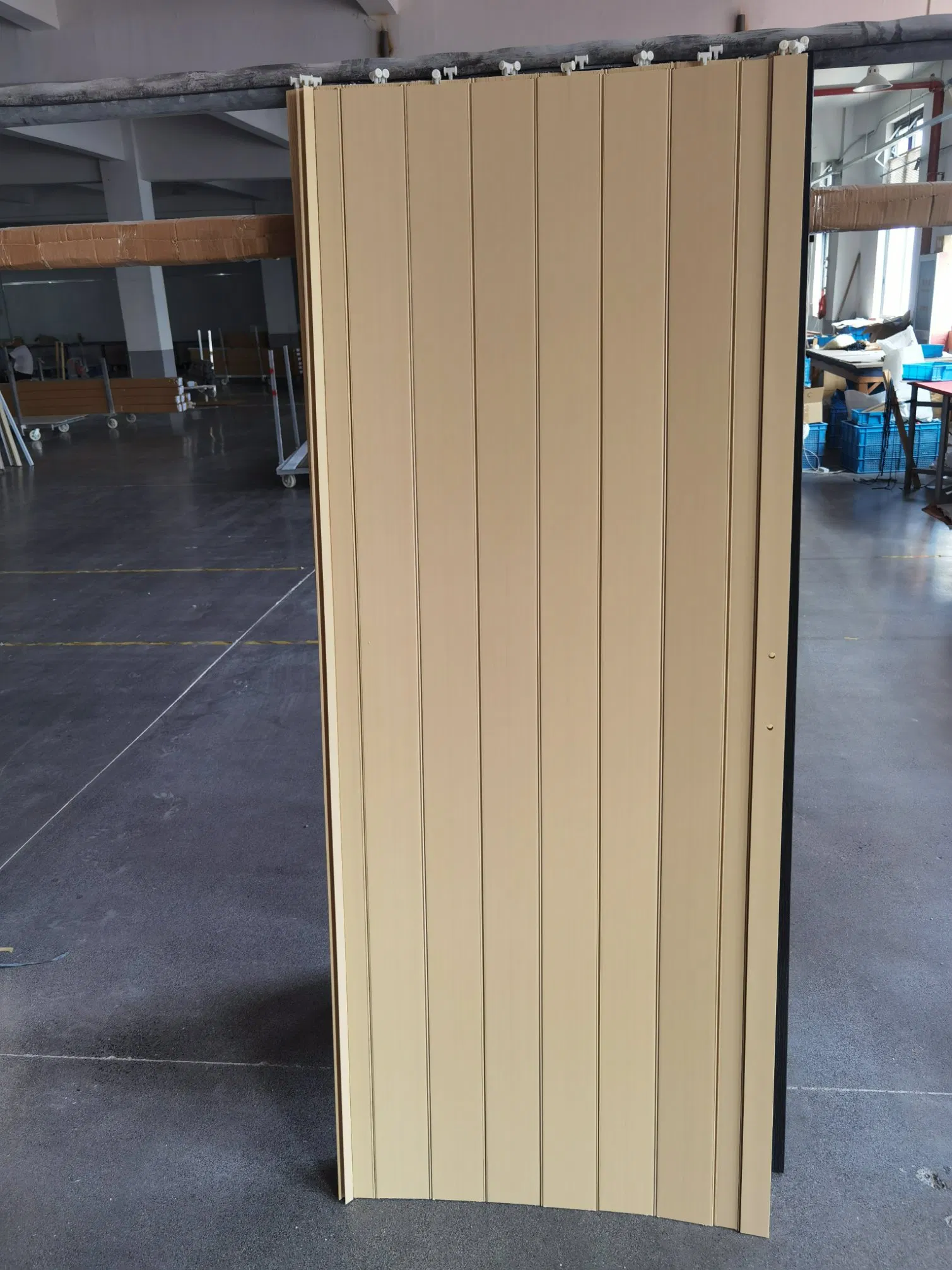Factory Price Interior PVC Accordion Partition Wall Doors Toilet Interior Folding Sliding PVC Folding Door Plastic Accordion Door PS Glass Door