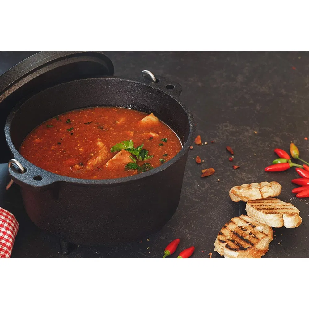 Чугунный походный котелок Dutch Oven с тремя ножками