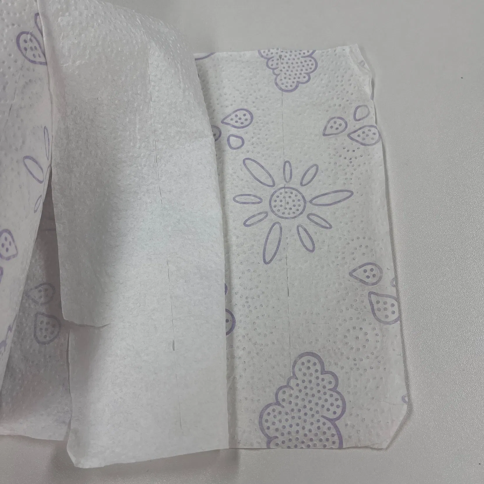 Eco Friendly Soft Virgin Wood Pulp Kitchen Towel Roll 2ply 3ply Roll Paper Embossed Kitchen Paper