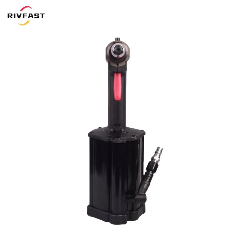 Пневмогидравлическая заклепочная машина с 3 насадками