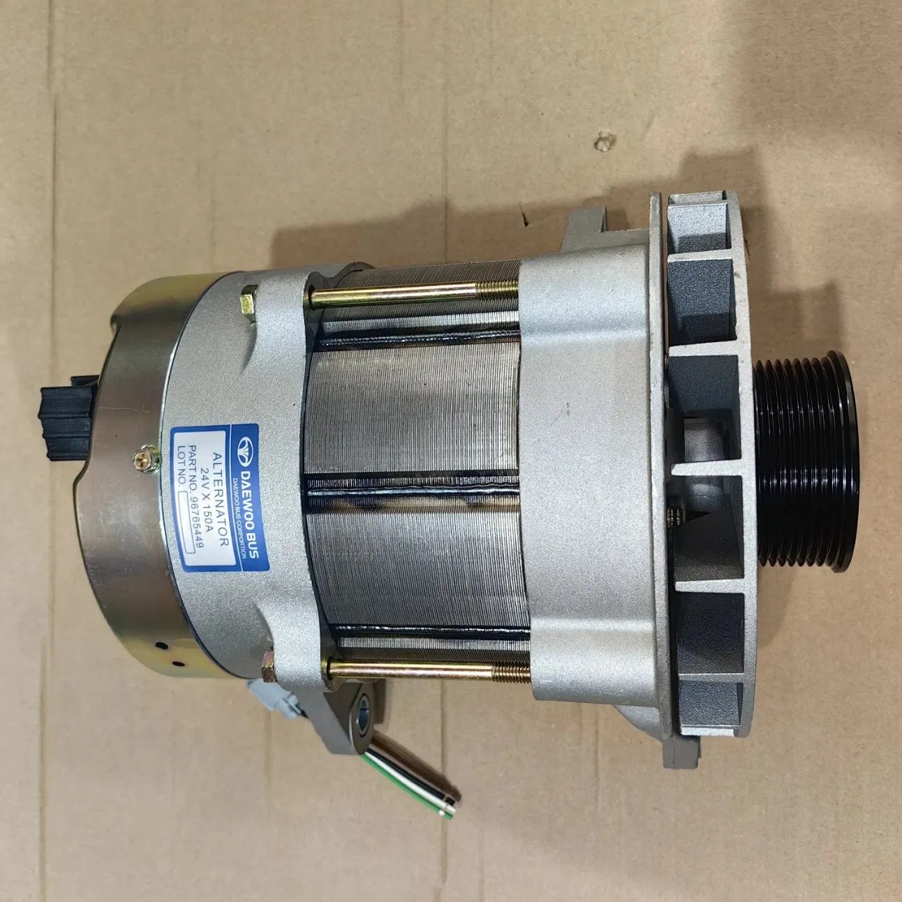 Генератор 24V 150A для двигателей Doosan (экскаватор, судно, электростанция)