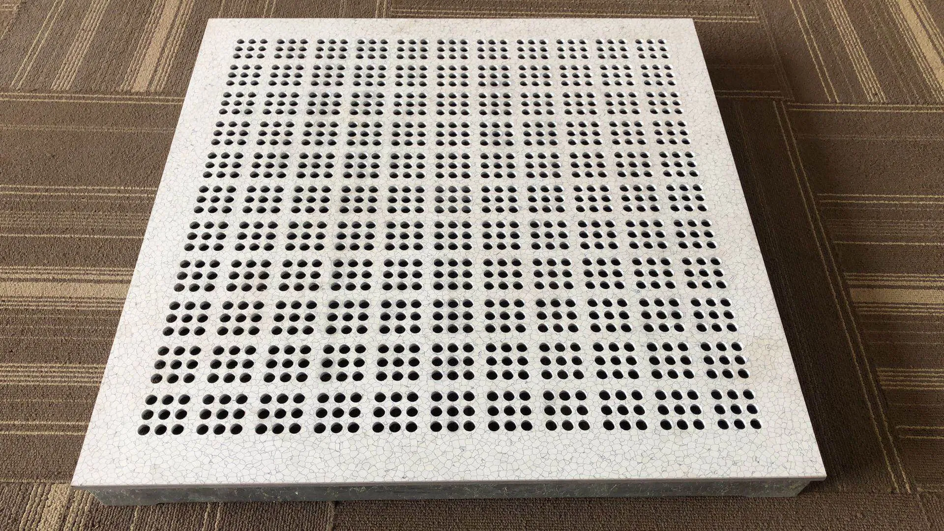 Антистатический перфорированный пол HPL с регулируемой высотой