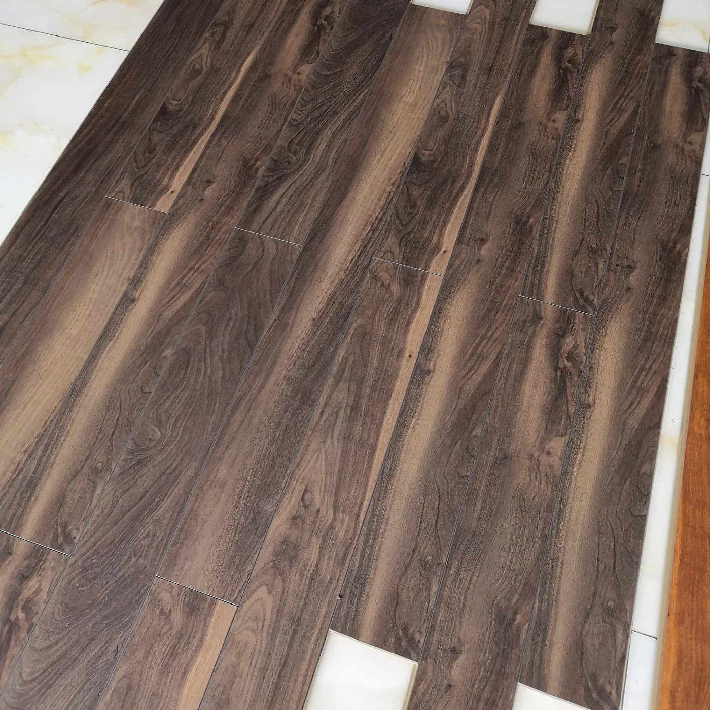 High Quality Valinge Click Wood Looking Embossed Herringbone Laminate Flooring