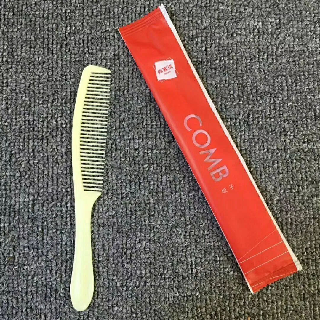 Comb in Sachet with Hotel Amenities for Hotel Room Using