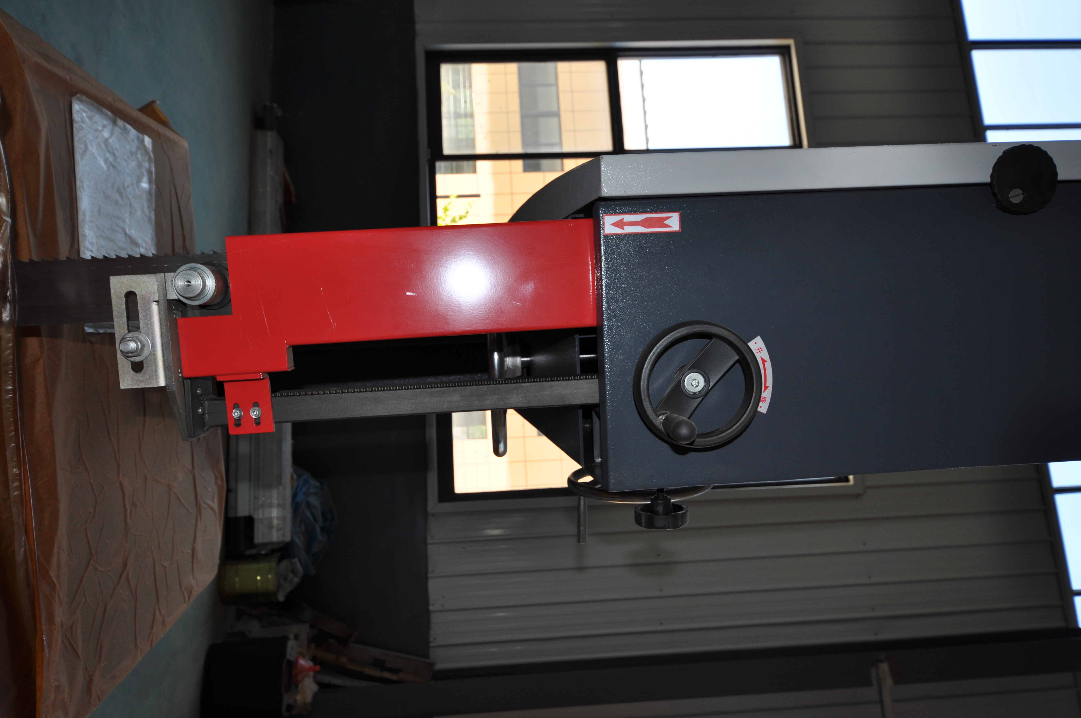 Станок пильный с выдвижным столом