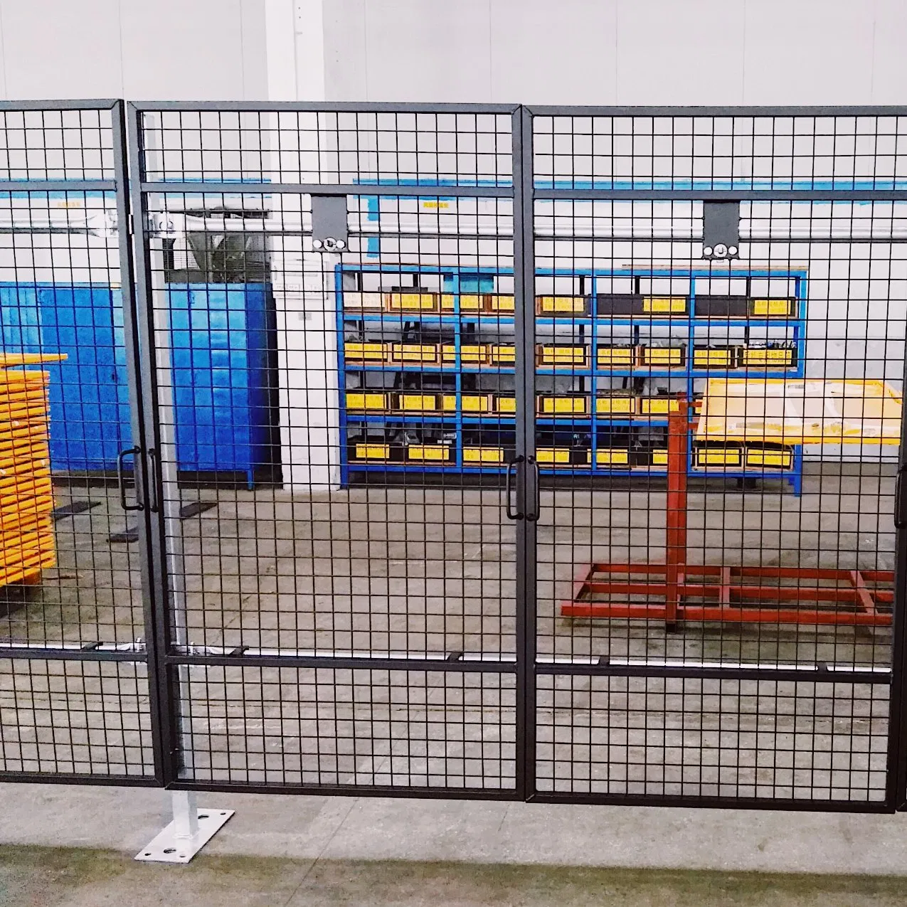 50X50X4mm Wire Mesh Welded to 25X25X2mm Shs Security Guard Fence