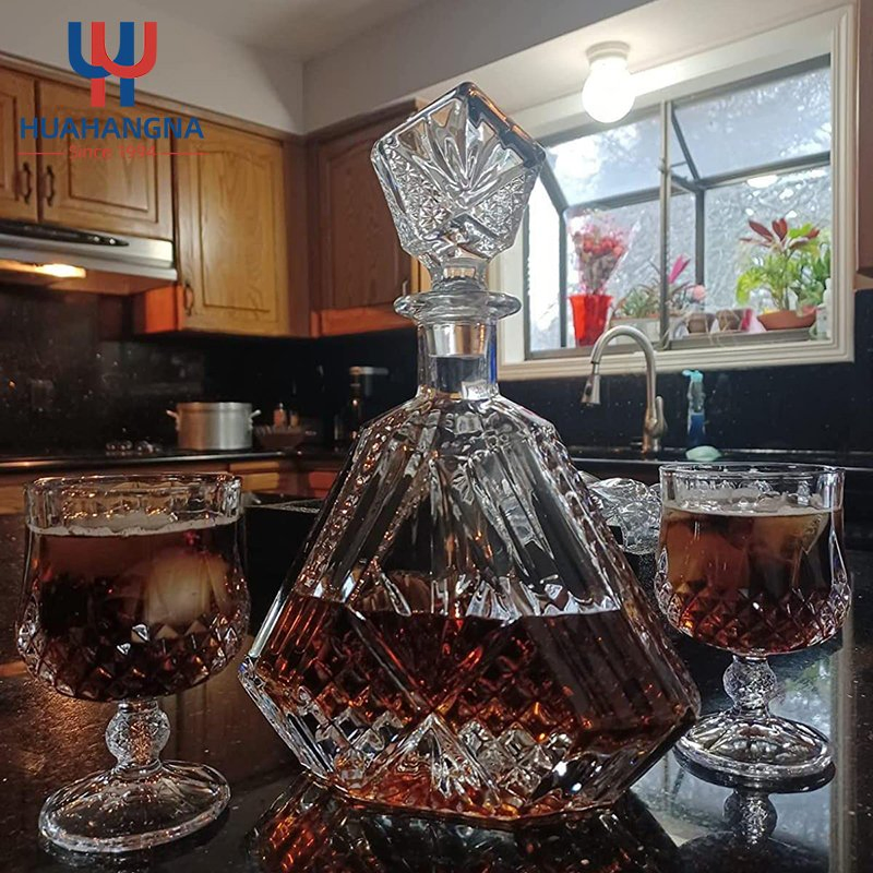 Crystal Whiskey Wine Decanter / Whiskey Glass Decanter Set Gift Boxes