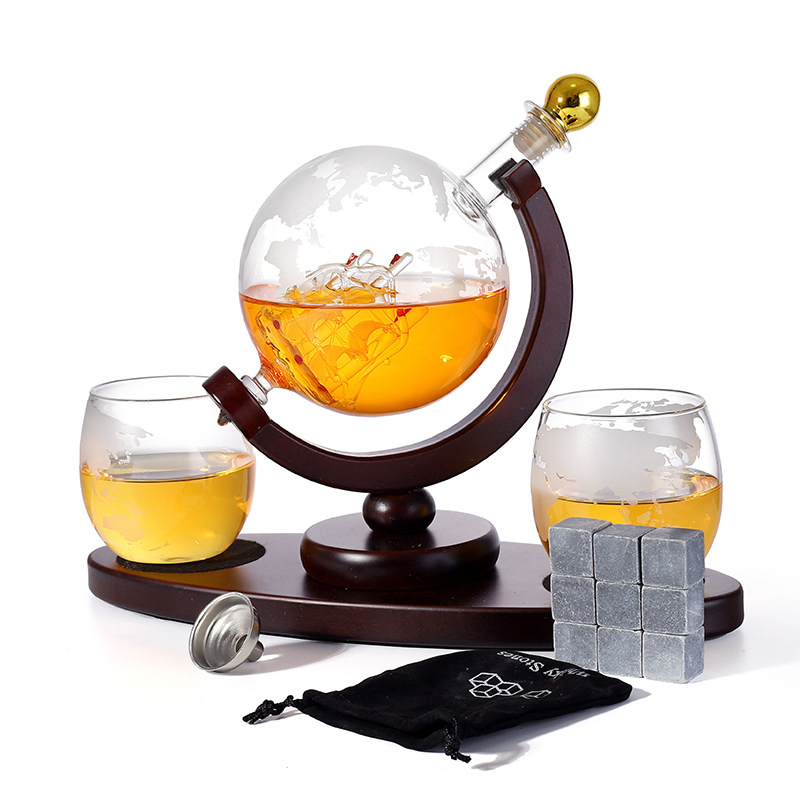 Wholesale Price OEM Manufacturer Personalized Customed Whisky Baseball Decanter with Wooden Base