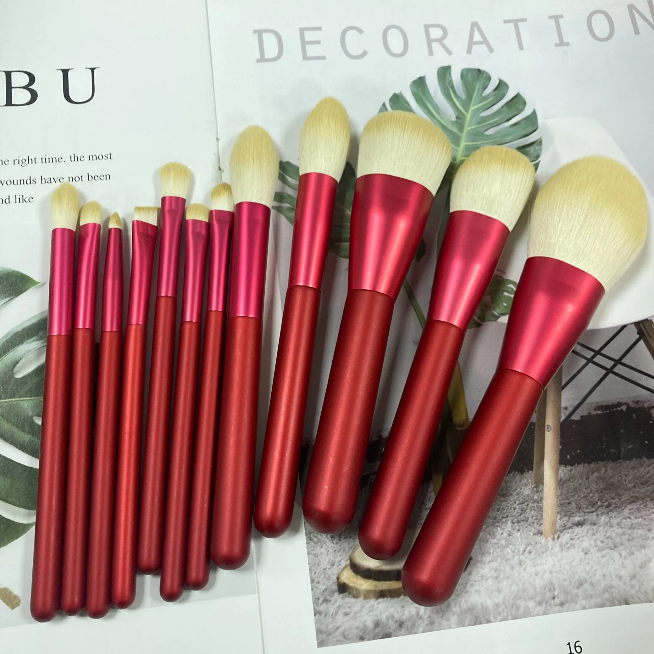 New Arrival High-End 12-PCS Ruby Makeup Brush Set Red Eye Printed Powder Brush Wholesale Private Label Customization Supported