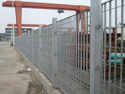 Welded Galvanized Fences with Steel Grating, Guardrail Wire Fence Mesh
