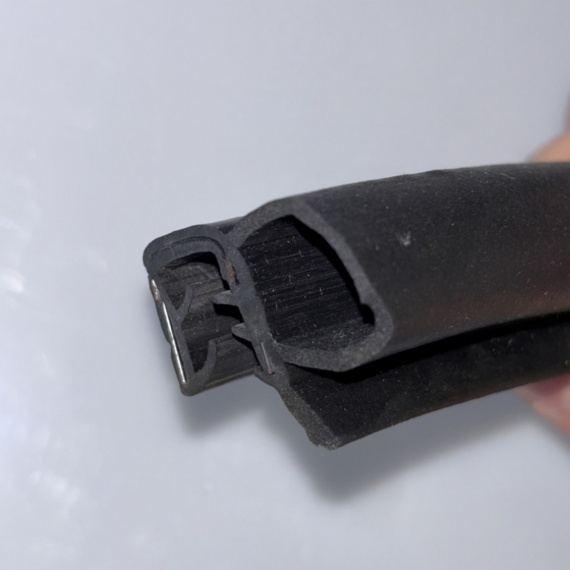 EPDM Тройной Уплотнительный Штрип