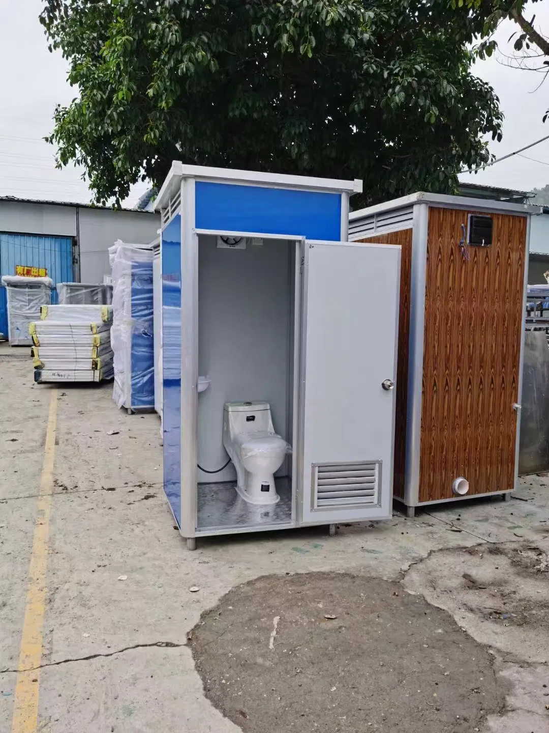 Toliet Iron Outdoors Public Portable Sitting Toilet with Shower Room