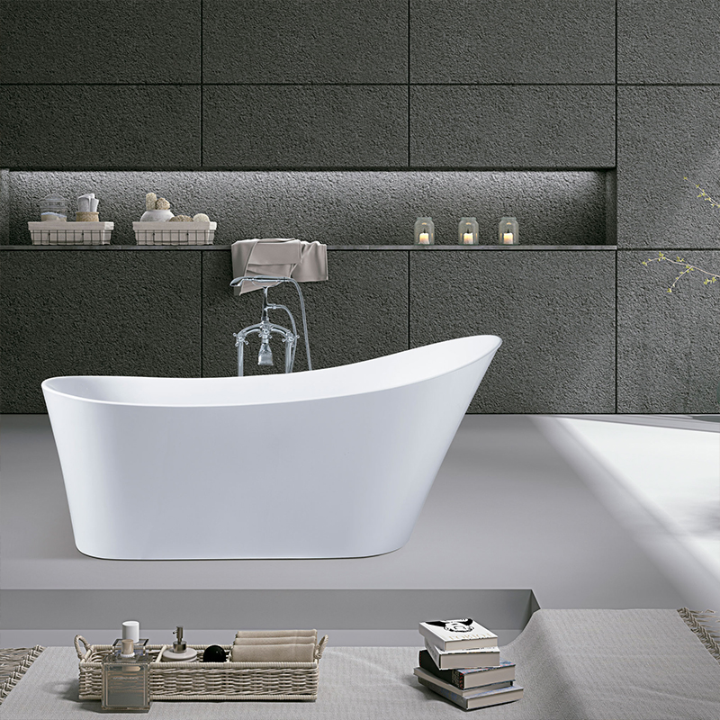 Белая акриловая ванна овальная отдельностоящая