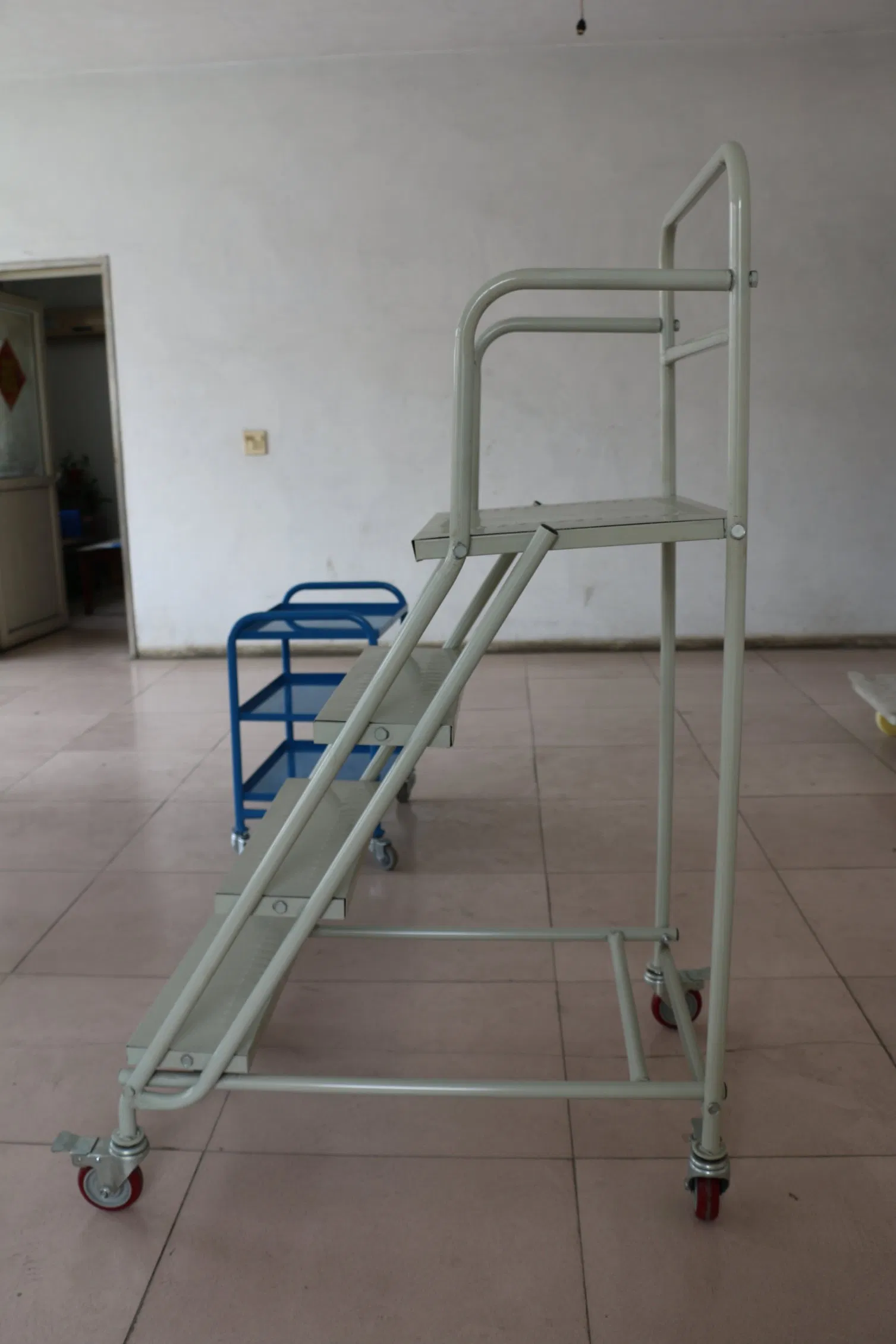 Warehouse Hydraulic Freestanding Powder Coating Step Ladder Cart