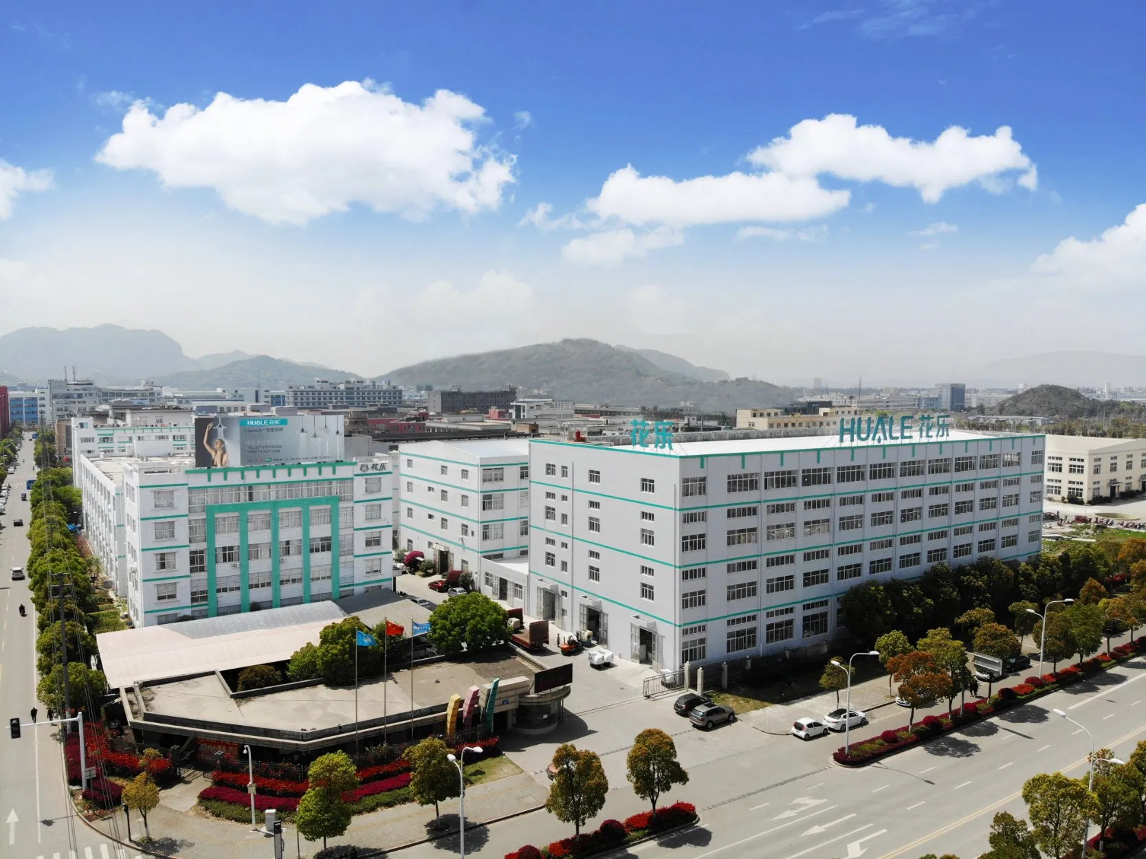 New Product Luxury LED Hand Shower Head Temperature Display Bathroom Accessories