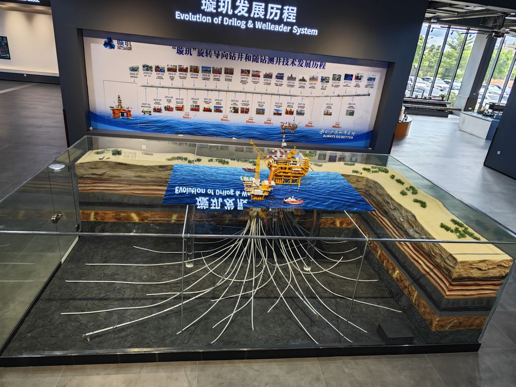 Distinctive Marine Operation Model Display Sculpture Hand-Made for Offices