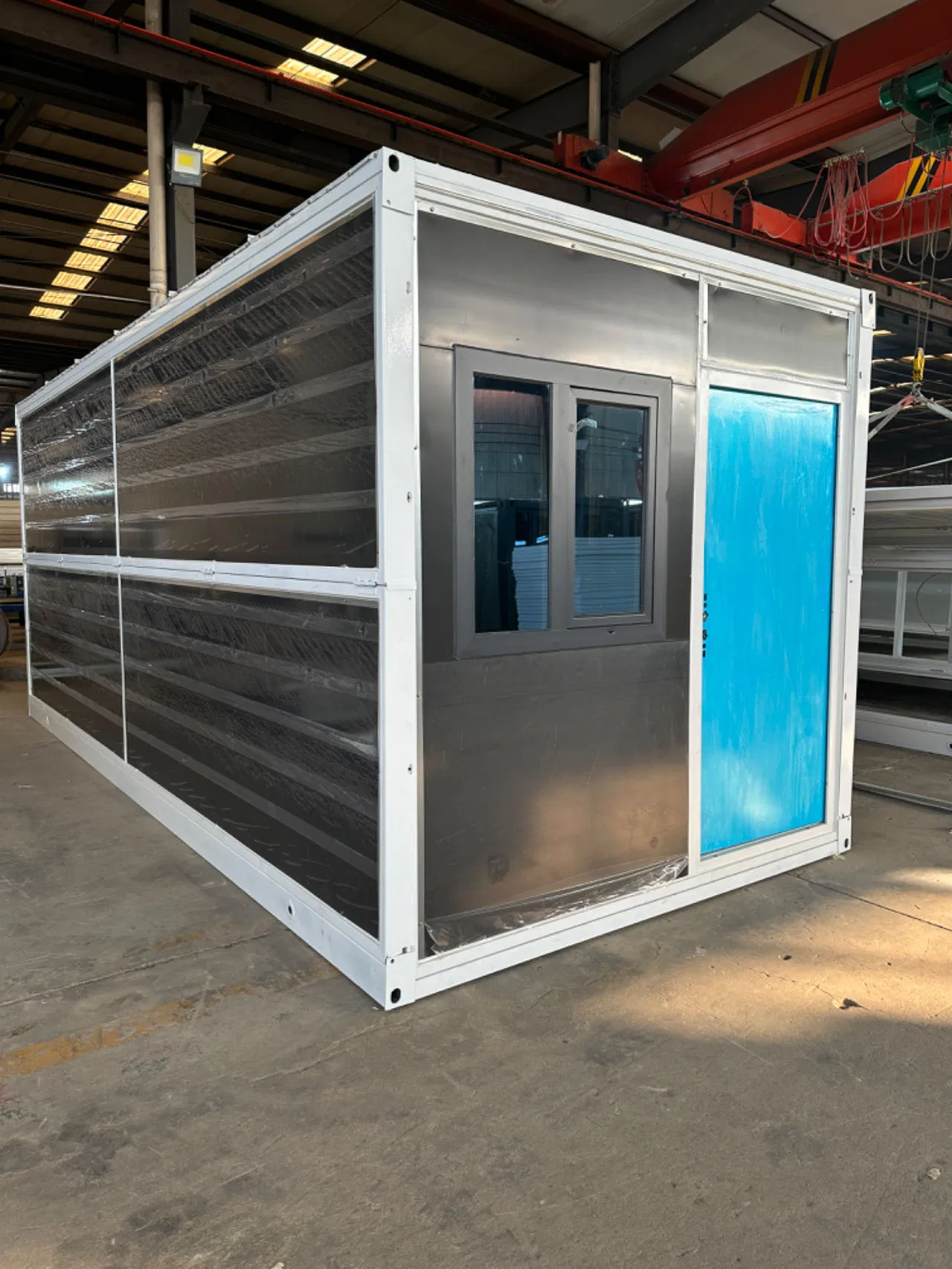 Portable and Foldable Houses, Simple Dormitories, Foldable and Easy to Install Prefabricated House Container House Steel Structure Mobile House Folding House