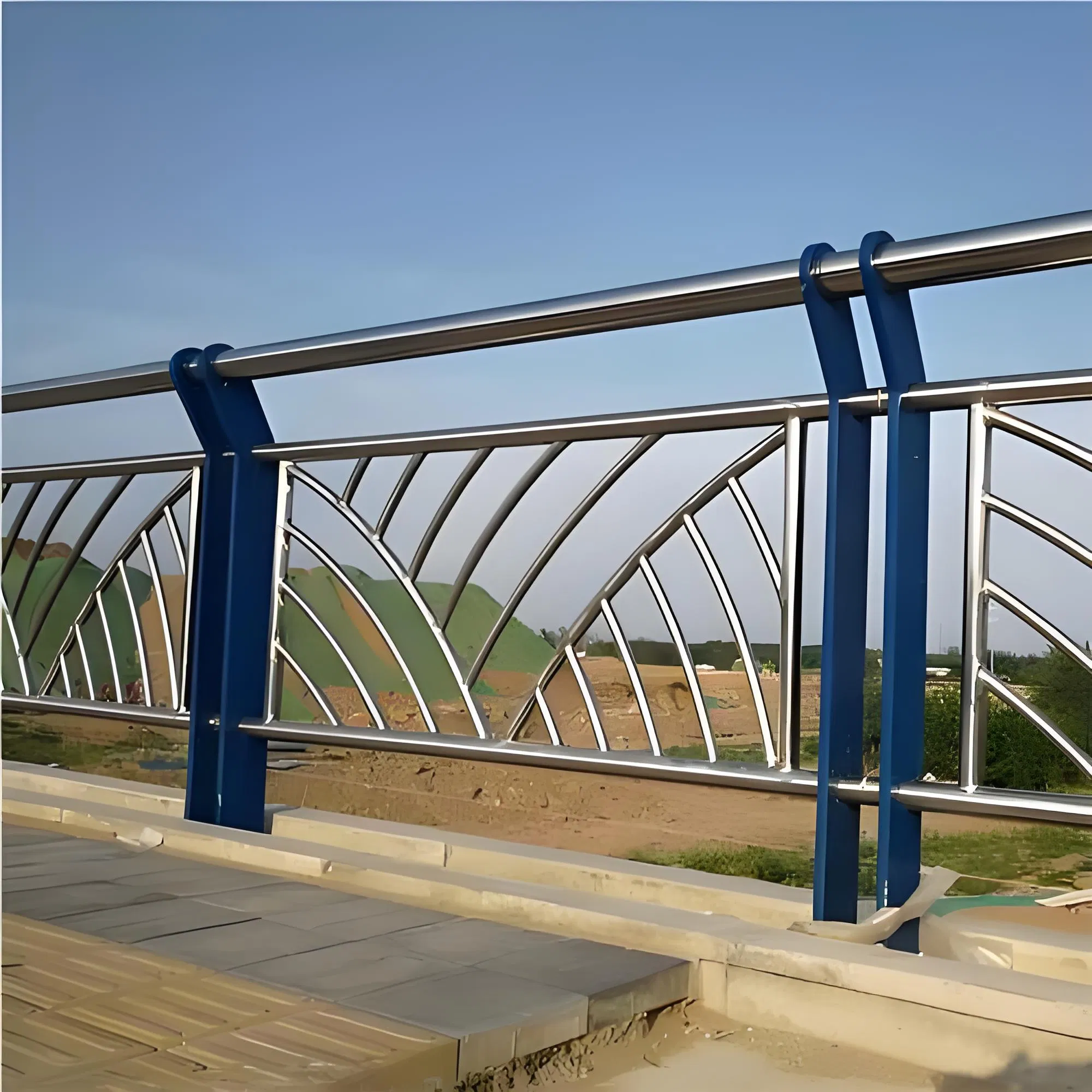 Durable Zinc Coated Iron Fence with Easy Assembly Features